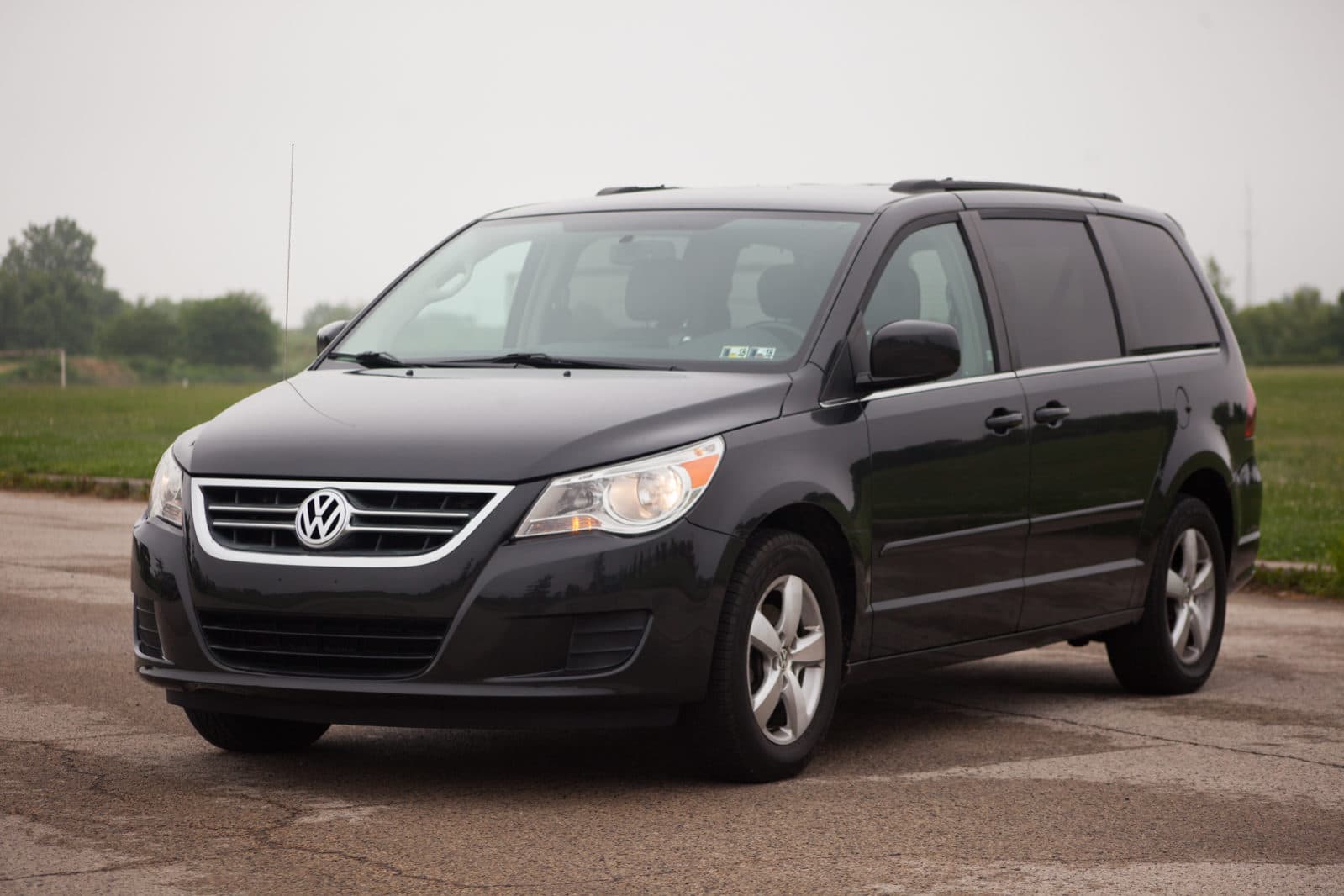 2011 Volkswagen Routan | Car Dealership in Philadelphia